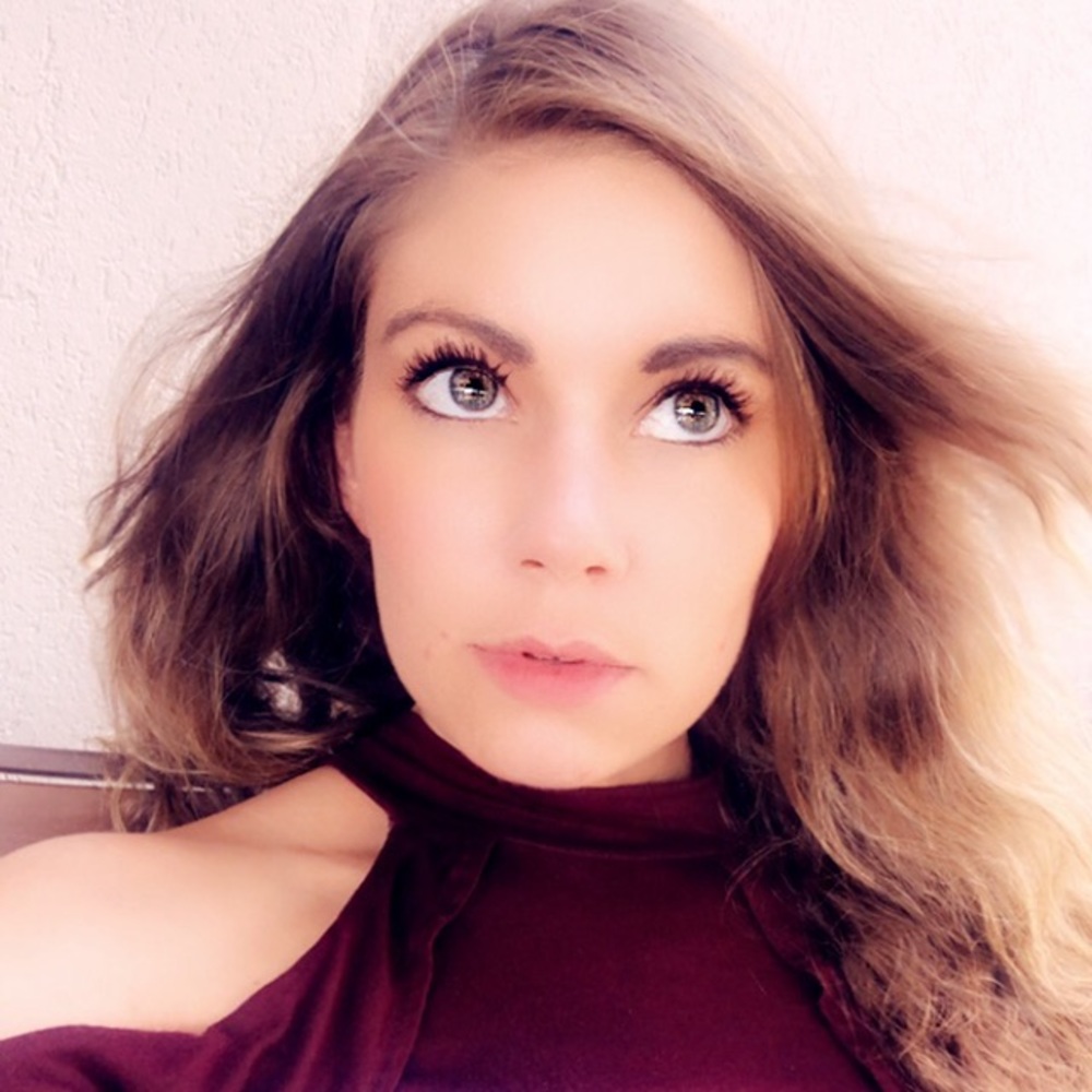 Eva Ballentine - follow, like, comment, buy! 🤩